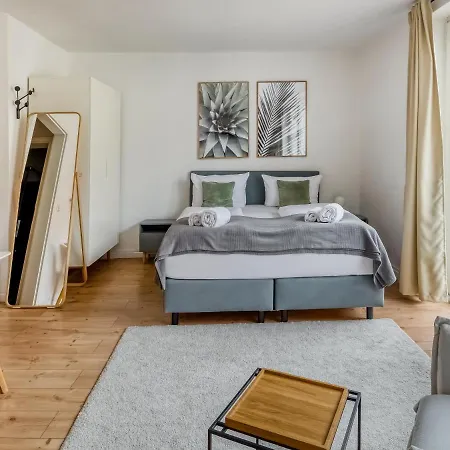 Limehome Motzstrasse 아파트 *