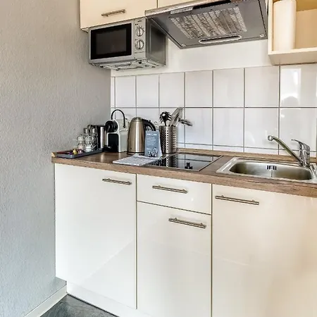 Limehome Motzstrasse 아파트